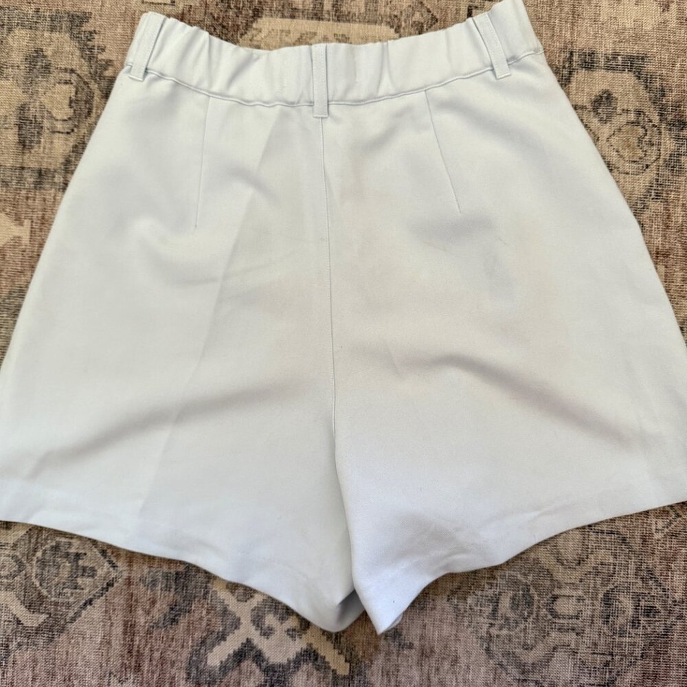 Abercrombie & Fitch High-Waist Tailored Suit Shorts • Size Small • NWT - Picture 2 of 4